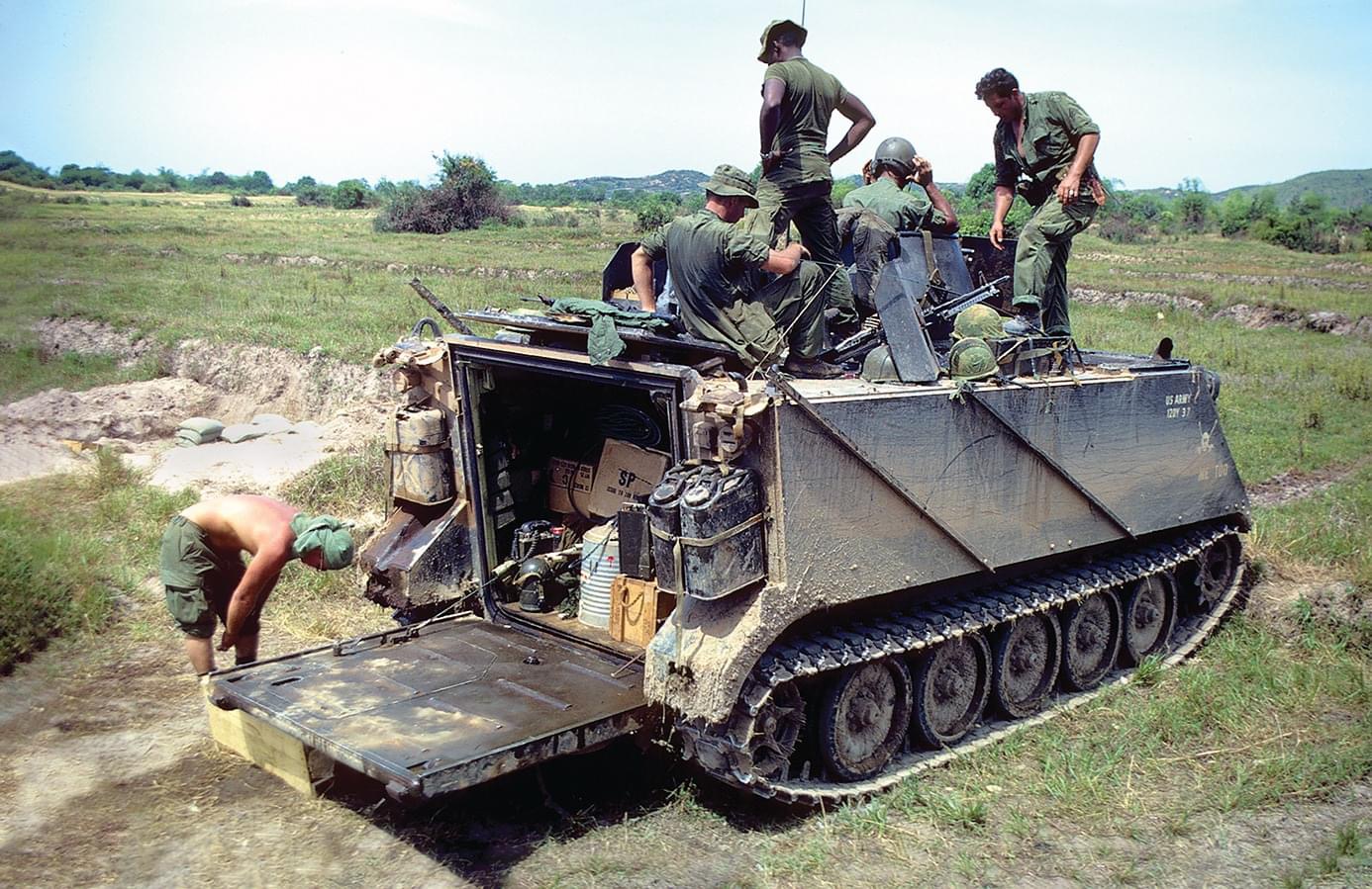 M113-Vietnam-01.jpg