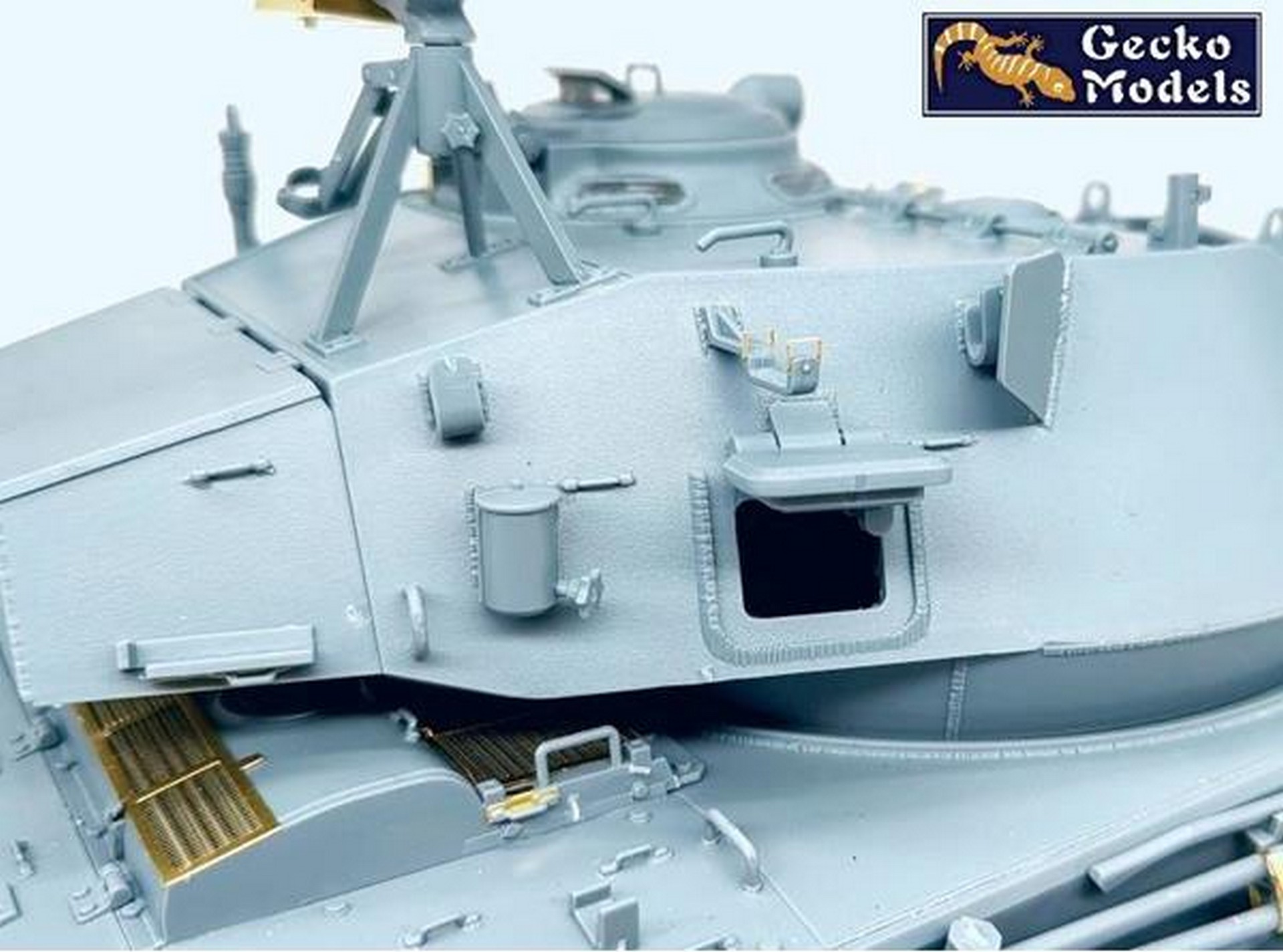 16GM0038-008.jpg